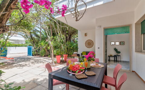 Villa Coralia: Flowerpot, Houseplant, Shade, Design, Balcony, Courtyard, Eco Hotel