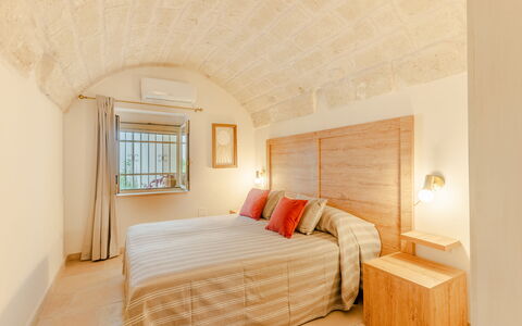 Casa Lea: Wall, Interior Design, Wood, Ceiling, Furniture, Flooring, Bed, Bedroom, Floor, Room