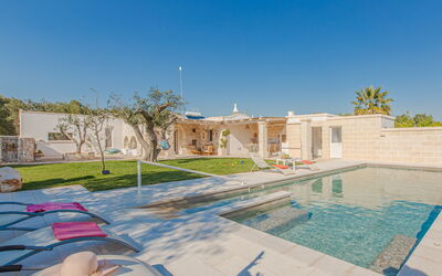 Lamia Del Vespro: Residential Area, Swimming Pool, Estate, Landscaping, Villa, Resort, Hacienda, Hotel