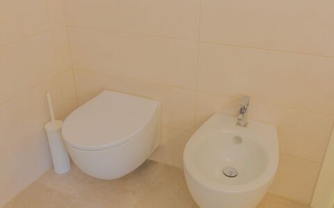 Casa Nonna Netta: Toilet Seat, Toilet, Bathroom, Plumbing Fixture, Flooring, Floor, Sink, Plumbing, Bidet, Interior Design