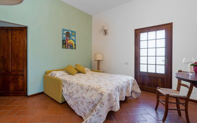 Accommodation:&nbsp;Mandorlo Apartment With Pool, Casole D'elsa