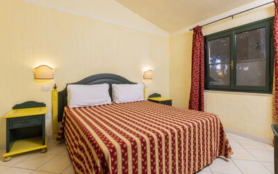 Accommodation:&nbsp;Golden Apartment, Ac, Wifi