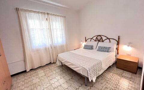Villasimius 674: Bed, Furniture, Floor, Bedroom, Flooring, Interior Design, Bed Sheet, Bedding, Wood, Ceiling