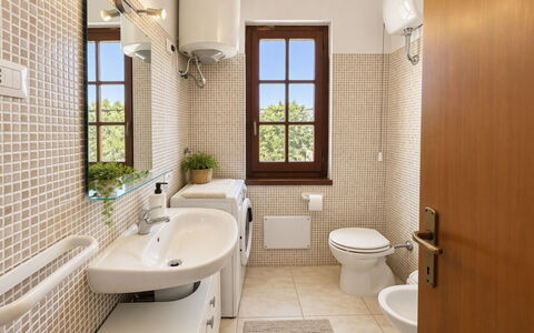 Villasimius 674: Plumbing Fixture, Bathroom, Bathroom Sink, Interior Design, Toilet Seat, Toilet, Flooring, Sink, Floor, Tap