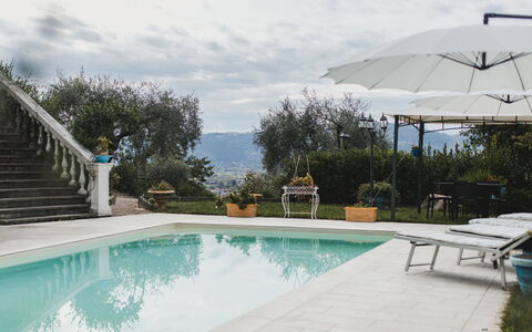 Villa Vernazza: Swimming Pool, Leisure, Outdoor Furniture, Resort, Flowerpot, Flagstone, Resort Town, Umbrella, Vacation, Houseplant