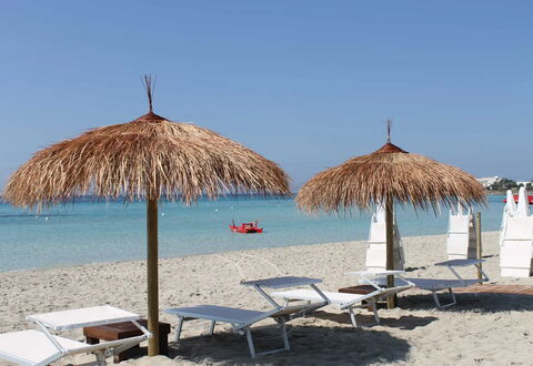 Villa Porto Cesareo Con Parcheggio: Body Of Water, Outdoor Furniture, Beach, Umbrella, Summer, Event, Shade, Sea, Thatching, Coastal And Oceanic Landforms