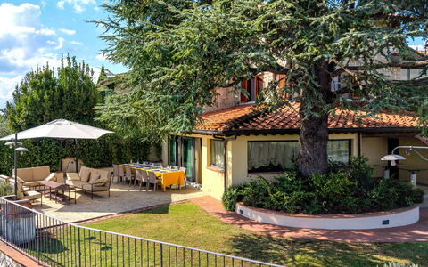Villa Elsa di Bibbiano Pool, Sauna and View: Home, Garden, Eco Hotel, Shade, Estate, Hacienda, Balcony, Landscaping, Villa, Yard