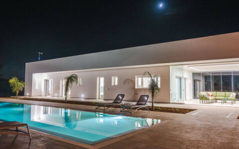 Villa Donnosanto a 5 Minuti Da Spiaggia. Ostuni 10: Swimming Pool, Resort, Estate, Shade, Eco Hotel, Dusk, Design, Hotel, Landscaping, Villa