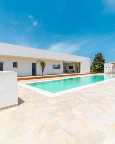 Villa Donnosanto a 5 Minuti Da Spiaggia. Ostuni 10: Concrete, Design, Swimming Pool, Tile