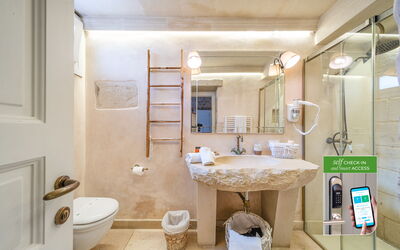 Accommodation:&nbsp;Senatore Cappelli - Deluxe Room With Bath Tub - Co
