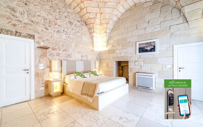 Senatore Cappelli - Deluxe Room with Bath Tub - Co: Interior Design, Apartment, Ceiling, Stone Wall, Hotel, Living Room