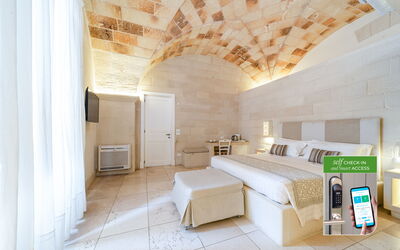 Accommodation:&nbsp;Carlottina Rossa - Romantic Room - Corte Dei Grana