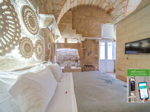Accommodation:&nbsp;Odisseo - Romantic Room - Borgo Bianco