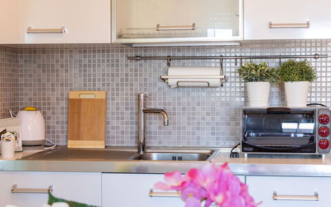 Suite Artemare: Kitchen, Countertop, Kitchen Appliance, Interior Design, Cabinetry, Home Appliance, Kitchen Sink, Home, Furniture, Lighting