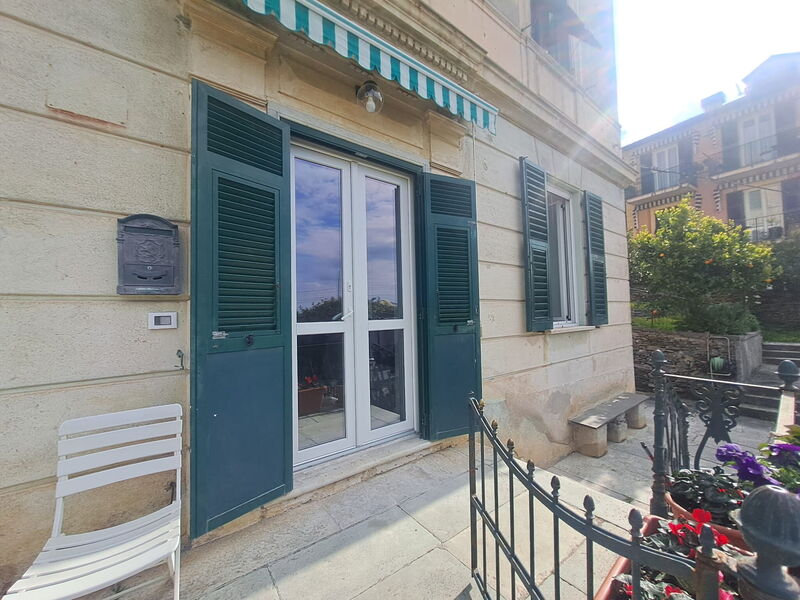 Central Design Flat With Parking, Bogliasco