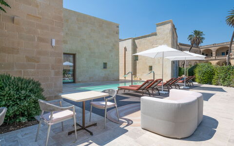 Palazzo Corte Dei Granai: Shade, Hacienda, Courtyard, Villa, Hotel, Mansion, Swimming Pool