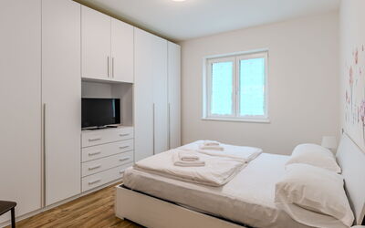 Accommodation:&nbsp;Calicantus 100.1