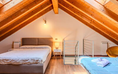 Accommodation:&nbsp;Piazza San Giuseppe 600.10
