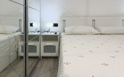 Casa Nina Seconda - Sanremo: Furniture, Bed, Interior Design, Bedroom, Flooring, Floor, Bedding, Bed Sheet, Room, Textile