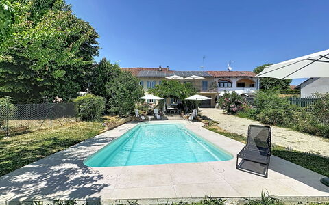 Casetta di Agnese: Swimming Pool, Residential Area, Resort, Outdoor Furniture, Leisure, Estate, Hacienda, Umbrella, Villa, Shade