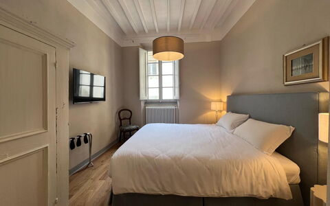 Via Roma 39: Interior Design, Wood, Bedroom, Bed, Ceiling, Floor, Furniture, Flooring, Bed Sheet, Bedding