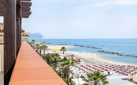 La Terrazza Sul Conero: Coast, Sea, Coastal And Oceanic Landforms, Beach, Ocean, Resort, Shore, Caribbean, Bay