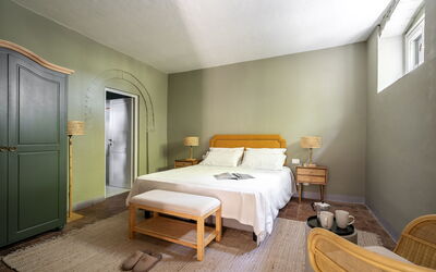 Relais Badia a Passignano - Appartamento Sangioves: Furniture, Bed, Wall, Interior Design, Bedroom, Floor, Flooring, Wood, Bed Sheet, Bedding