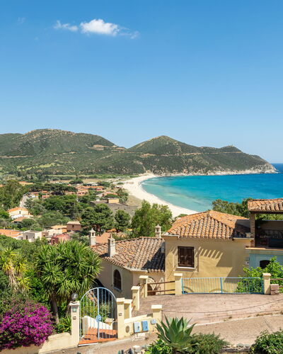 Bramasole: Sky, Coast, Body Of Water, Coastal And Oceanic Landforms, Sea, Beach, Horizon, Landscape, Shore, Ocean