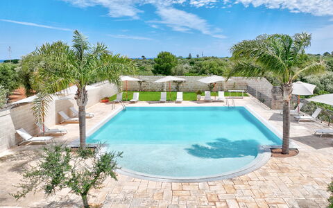 Masseria Lamagrotte by Raro Rooms: Swimming Pool, Outdoor Furniture, Resort, Umbrella, Sunlounger, Composite Material, Eco Hotel, Thermae, Shade, Water Feature