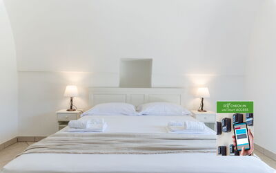Accommodation:&nbsp;Deluxe Room Camelia by Raro Rooms - Masseria Lamag