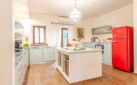 Villa Anna: Kitchen Appliance, Kitchen, Countertop, Interior Design, Cabinetry, Furniture, Major Appliance, Flooring, Wood, Floor