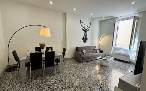 Il Cervo In Città: Flooring, Floor, Interior Design, Furniture, Lighting, Ceiling, Home, Living Room, Room, Chair