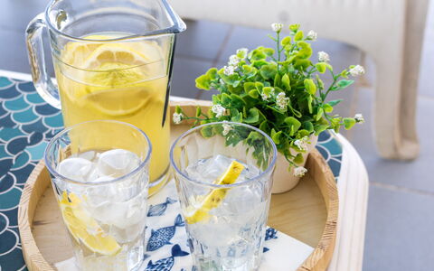 Sopraloreto Apartment: Tableware, Serveware, Fruit, Food, Drinkware
