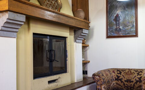 Country Historical House Lucca: Wood, Interior Design, Flooring, Furniture, Floor, Room, Picture Frame, Living Room, Hearth, Wood Stain