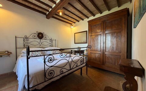 Appartamento Del Mercato: Wall, Flooring, Furniture, Wood, Interior Design, Floor, Ceiling, Bedroom, Bed, Room