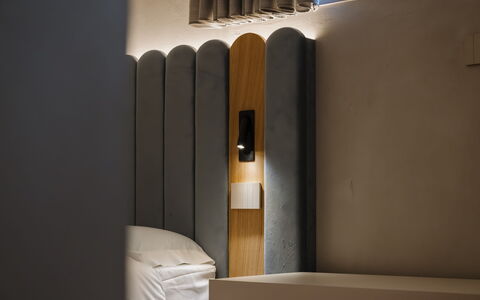 Deb&spa: Bedroom, Wood Stain, Light Fixture, Lamp, Sconce