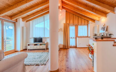 Accommodation:&nbsp;Picchio Autunno 104.2