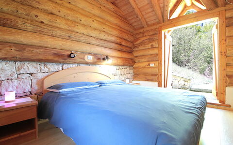 Baita Costa Di Gial: Wood, Bedroom, Bed, Bed Sheet, Bedding, Home, Linens, Room, Cottage, Hardwood