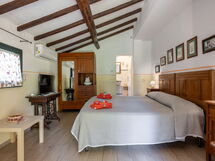 Accommodation:&nbsp;Cottage