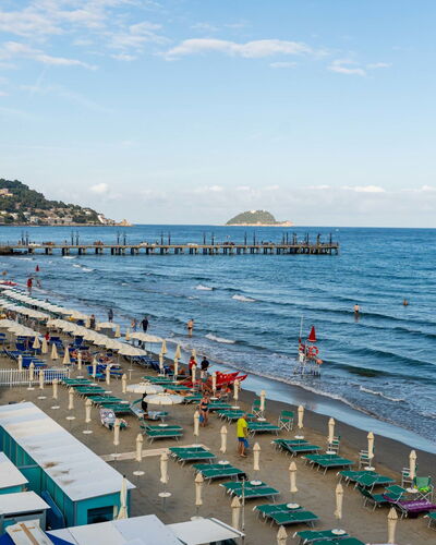 Casa sul Mare: Body Of Water, Coast, Beach, Coastal And Oceanic Landforms, Sea, Summer, Shore, Horizon, Ocean, Bay