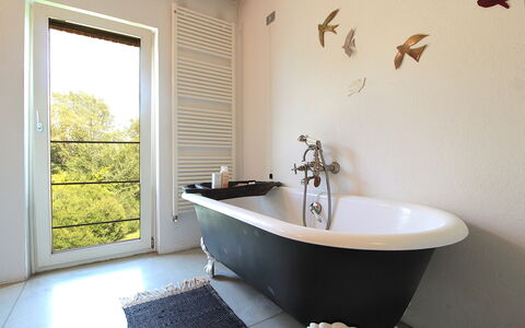 Villa Poggio Zucchino, Pool, Wellness, Piacenza: Interior Design, Plumbing Fixture, Bathtub, Plumbing, Bathroom, Tap, Houseplant