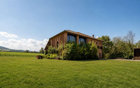 Villa Poggio Zucchino, Pool, Wellness, Piacenza: Grass, House, Grassland, Rural Area, Plain, Land Lot, Landscape, Cottage, Home