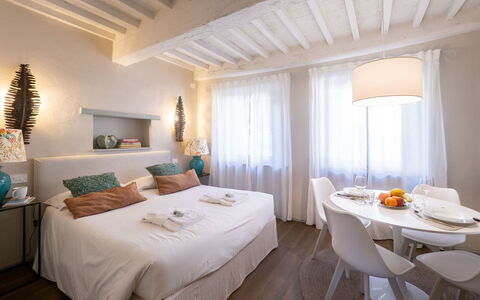 Guelfa 60: Interior Design, Furniture, Wall, Bed, Bedroom, Floor, Flooring, Room, Bed Sheet, Ceiling