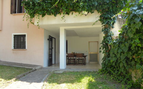 Villa Rosa Apartment: Shade, Backyard, Yard, Outdoor Furniture, Courtyard, Hacienda, Balcony
