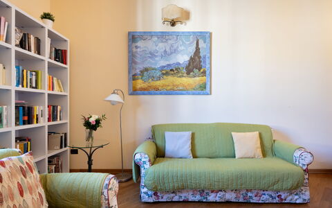 Cuore Di Firenze Apartment: Furniture, Interior Design, Couch, Wall, Flooring, Room, Floor, Wood, Living Room, Yellow