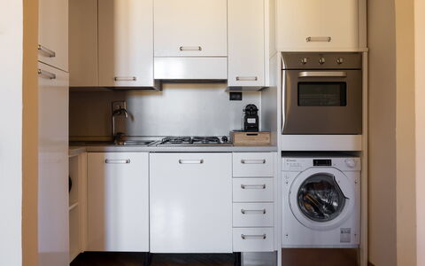 Cuore Di Firenze Apartment: Kitchen Appliance, Kitchen, Major Appliance, Countertop, Cabinetry, Home Appliance, Kitchen Stove, Stove, Flooring, Interior Design