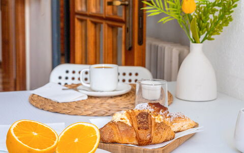 Casa La Conchiglia: Tableware, Food, Serveware, Drinkware, Cup, Dishware, Ingredient, Coffee Cup
