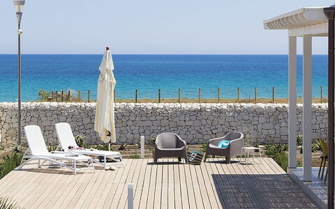 Timo: Sea, Furniture, Outdoor Furniture, Coastal And Oceanic Landforms, Ocean, Coast, Beach, Shade, Chair, Shore