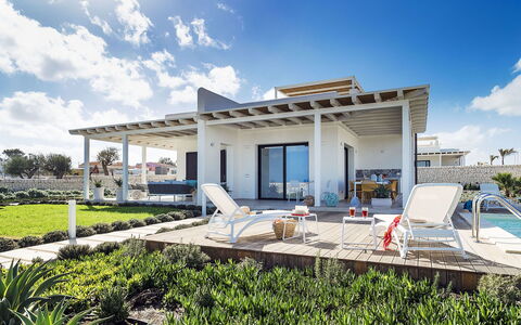 Timo: Home, Land Lot, Estate, Shade, Resort, Outdoor Structure, Garden, Villa, Landscaping, Yard