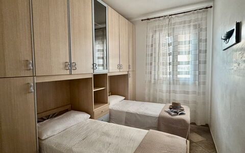 Casa Paola-connessione Starlink: Furniture, Floor, Flooring, Wood, Interior Design, Bed, Bedroom, Room, Apartment, Lighting